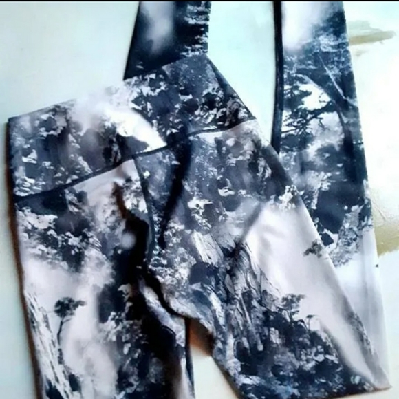 Yoga Democracy High Rise Legging - 32" - S - Picture 10 of 10